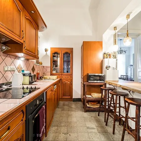 Szondi 4-room Classic