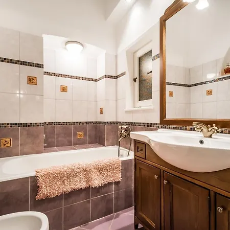 Apartment Szondi 4-room Classic Budapest
