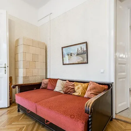 Szondi 4-room Classic Apartment Budapest